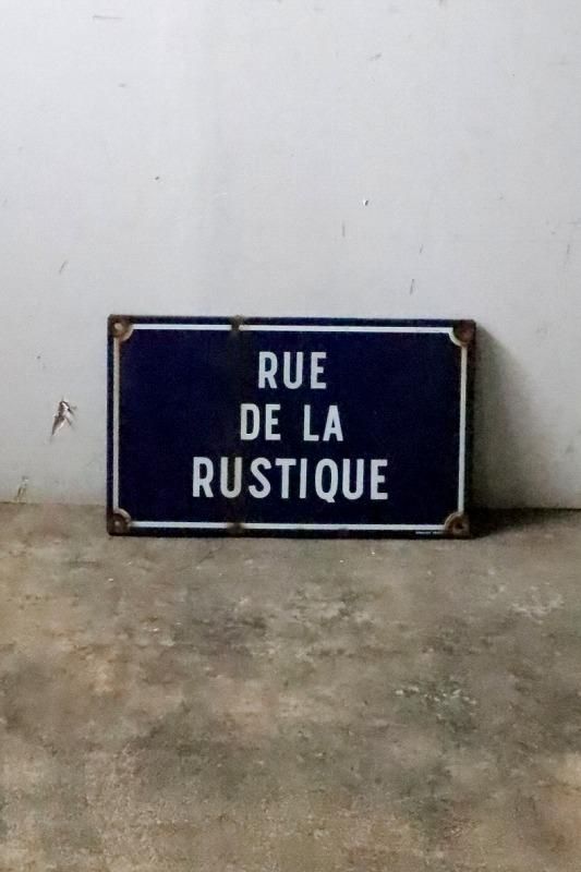 RUE RUSTIQUE