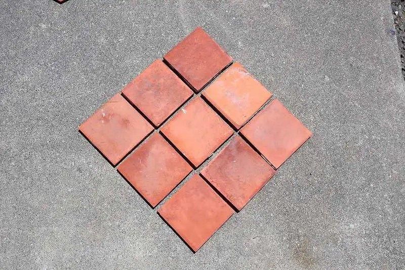 ヴィンテージ テラコッタタイル 15×15 - フランス アンティークドア 直