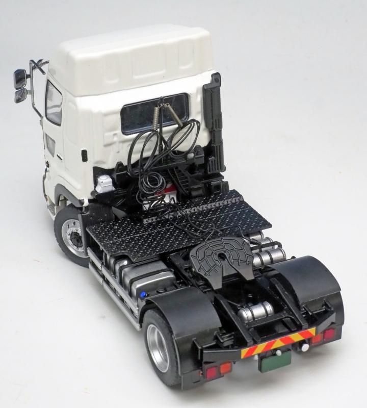 日野プロフィア SH 4x2 トラクター 1/50 - KENKRAFT