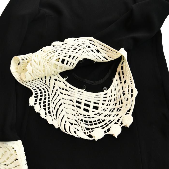 マメ　mame Embroidered Cuffs Top Mame Kurogouchi/マメ】Embroidered Cuffs Top MM25SS-SH095の