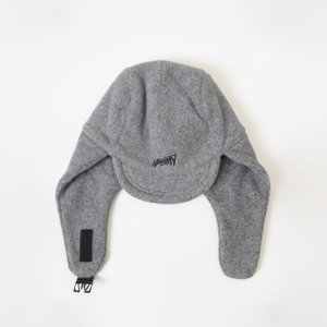 <img class='new_mark_img1' src='https://img.shop-pro.jp/img/new/icons50.gif' style='border:none;display:inline;margin:0px;padding:0px;width:auto;' />HOLIDAY ホリデイCLASSIC FLEECE EARFLAP CAP クラシックフリースイヤーフラップキャップ 23203134
