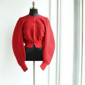 <img class='new_mark_img1' src='https://img.shop-pro.jp/img/new/icons50.gif' style='border:none;display:inline;margin:0px;padding:0px;width:auto;' />Mame Kurogouchi ޥ  Curved Sleeve Knitted Cardigan MM25SS-KN064