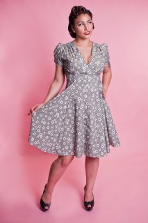 <img class='new_mark_img1' src='https://img.shop-pro.jp/img/new/icons42.gif' style='border:none;display:inline;margin:0px;padding:0px;width:auto;' />Heart of Haute USA Millie Dress-40s Floral Black 7,700ߢ5,500