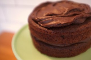 【お菓子の通販】Chocolate fudge cake チョコファッジケーキ 15cmのホールケーキ