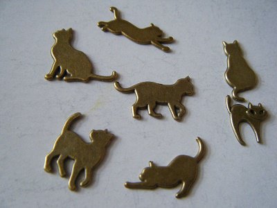 猫のシルエット 封入素材 金古美 - ハンドメイドアクセサリーパーツ