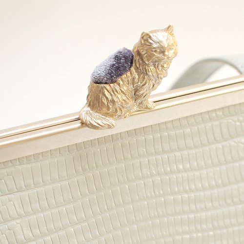 猫のピンクッションbag(S) 型押しホワイト - SAKURAYAMA OnlineShop
