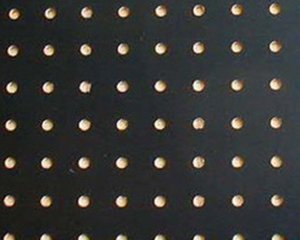 有孔ボード（黒） 4x450x900  穴5、穴ピッチ30