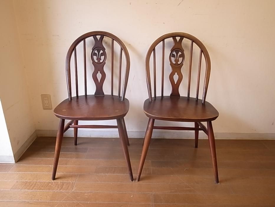 アーコールチェア　シスルバック アーコールのシスルバックチェア（カスタード色・ハの字脚・アーム付き