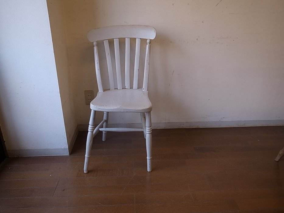 アンティーク 白い椅子（訳ありセール）～【パインフラットアンティーク】