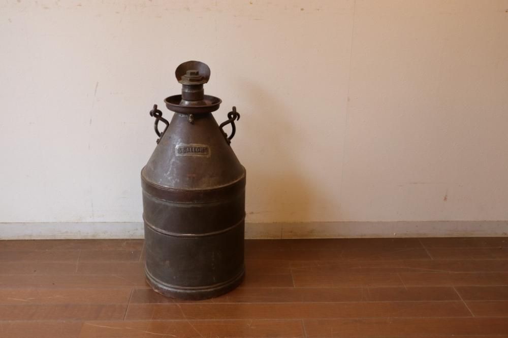 アンティーク ぺトロール（ガソリン）缶～【パインフラットアンティーク】