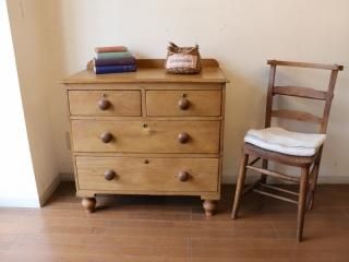 りおちゃんママ オールドパイン　80’s アンティーク　アクセントチェスト イギリス アンティーク オールドパイン チェスト | キヤ