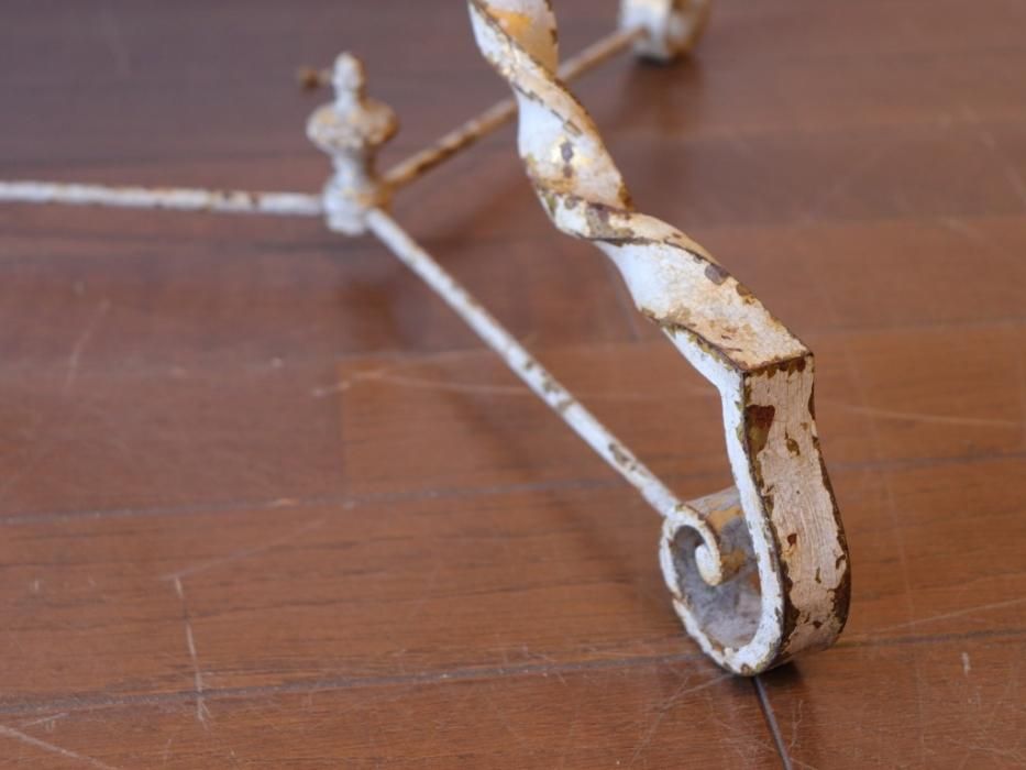 アンティーク丸テーブル アイアン脚　フランス アイアン製 アンティーク調 ラウンドテーブル 60cm 猫脚 おしゃれ 輸入