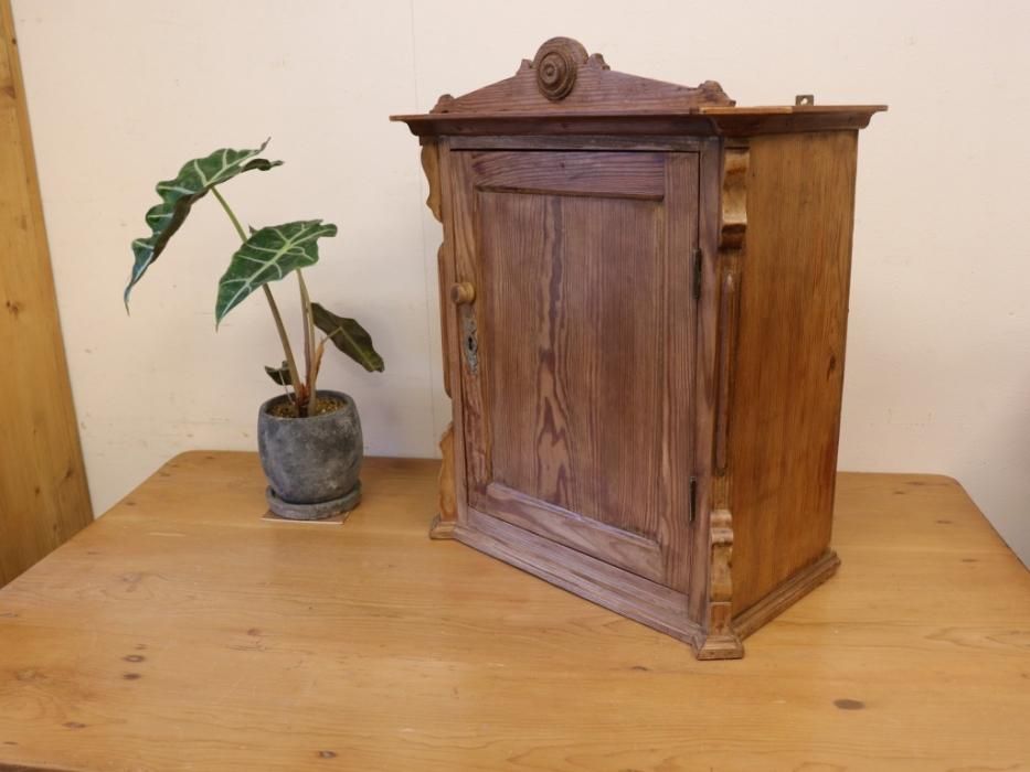 フランスアンティーク オールドパインキャビネット｜Antiques Knock