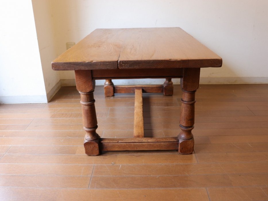 古いパイン材のコーヒーテーブル Karf 刻印入り - 机/テーブル