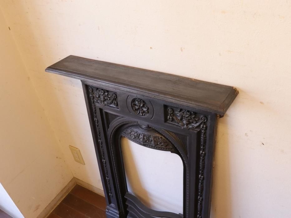 アンティーク アイアン マントルピース（暖炉枠）-ブラック～【パイン