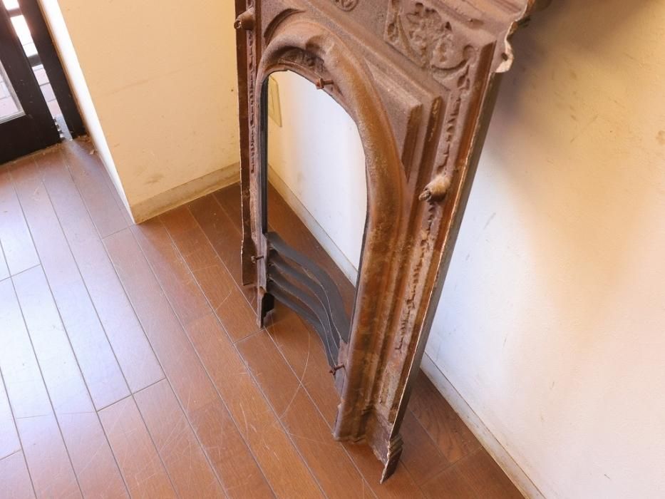 アンティーク アイアン マントルピース（暖炉枠）-ブラック～【パイン