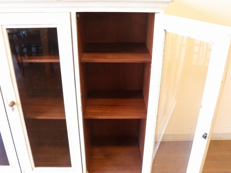 昭和レトロ ホワイトペイント ガラスキャビネット 飾り棚 ペイントガラスキャビネット.31 フランスアンティーク家具 飾り棚