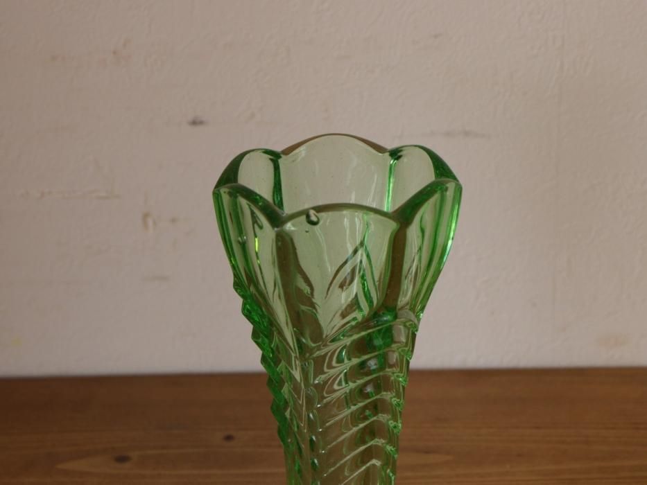 英国ビンテージ ガラスフラワーベース～【パインフラットアンティーク】