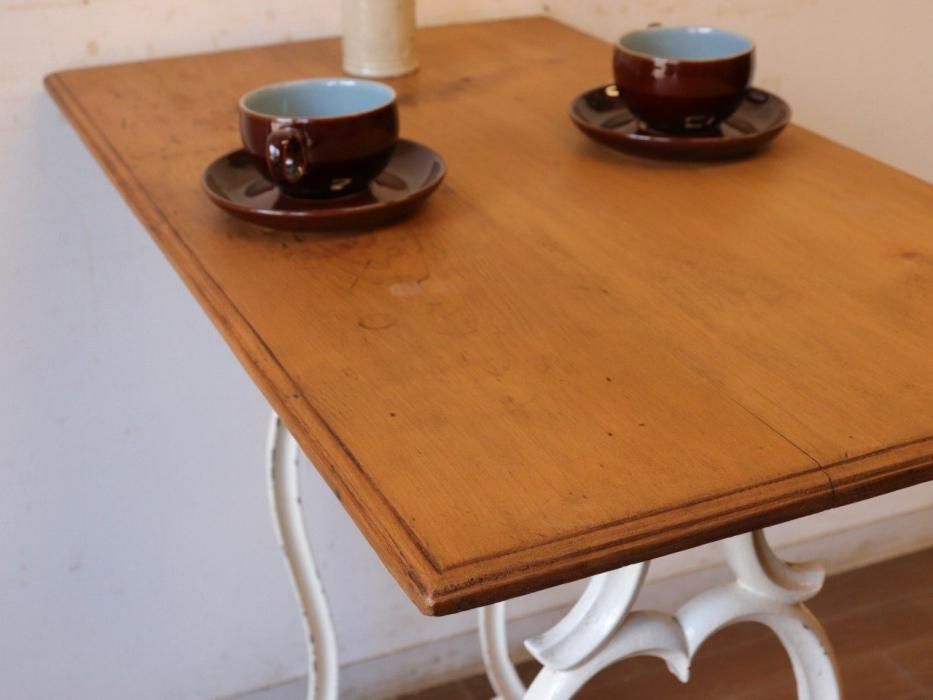 古家具アンティーク◾️古材木製天板×鉄脚アイアン カフェテーブル コーヒーテーブル 古材とアイアン脚のシャビーシックなカフェテーブル 【シャビーカフェ