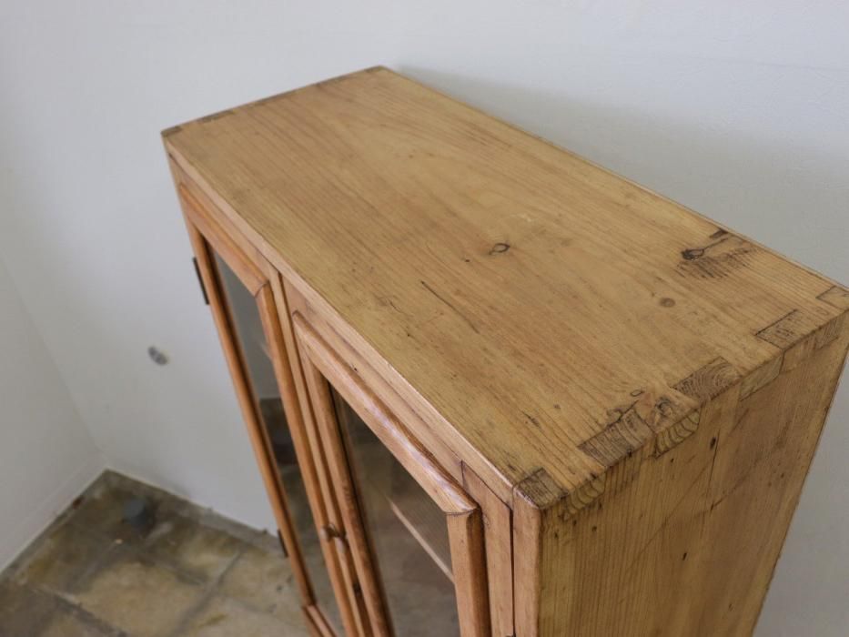 ビンテージ  小ぶりのキャビネット アンティークパイン H158小ぶりキャビネット～【パインフラット