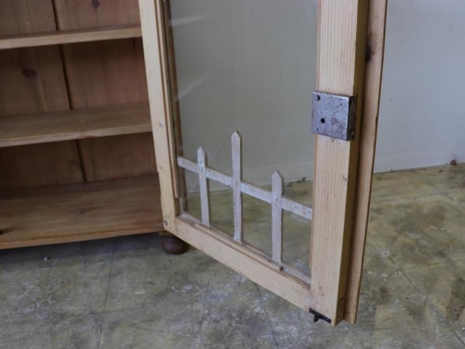 アンティークパイン 背の低いガラスキャビネット～【パイン