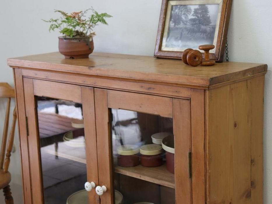 アンティークパイン W93ガラスキャビネット～【パインフラット