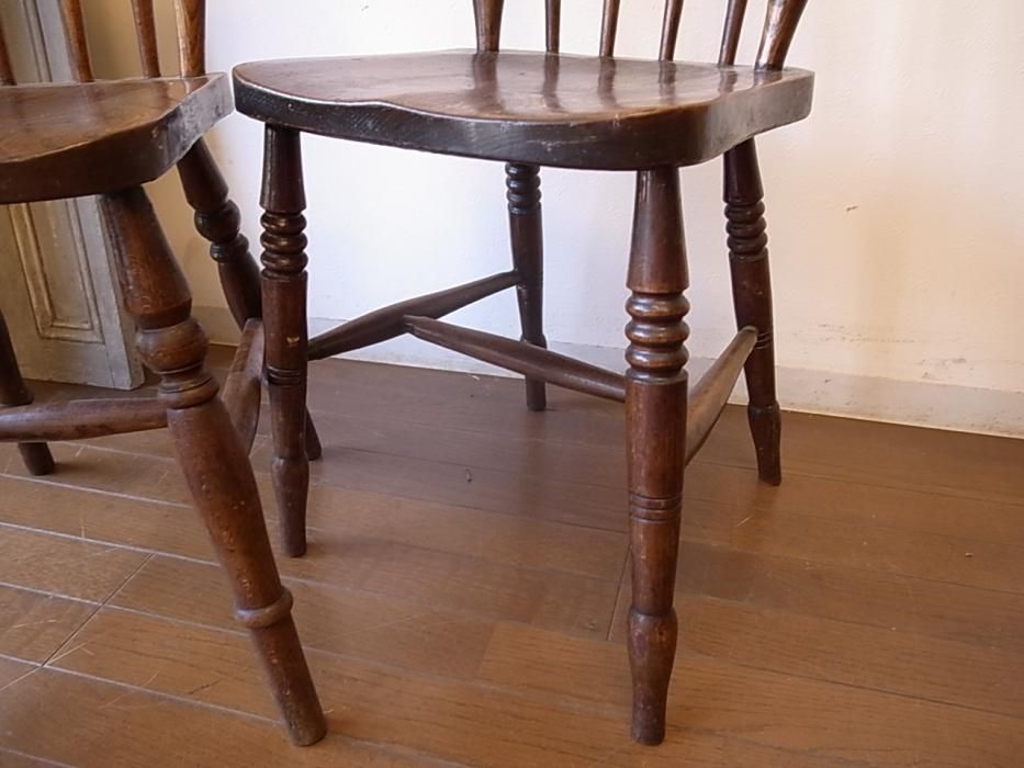 ダークな色調のカントリーチェア - 【パインフラット