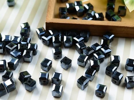 アクリル製 スクエア型ビーズ 黒 ブラック 10粒 ネックレス