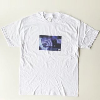 <img class='new_mark_img1' src='https://img.shop-pro.jp/img/new/icons1.gif' style='border:none;display:inline;margin:0px;padding:0px;width:auto;' />EEM<br>Strings of Life T-SHIRT<br>WHITE,ASH