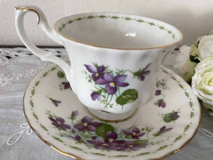 コーヒーカップ　ロイヤルアルバート Amazon.co.jp: ROYAL ALBERT ロイヤルアルバート カップ