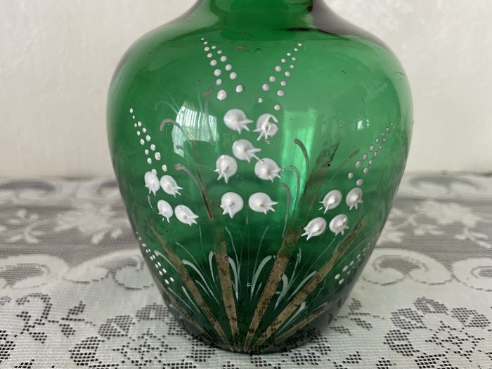 グリーンが綺麗な 鈴蘭ベース（花瓶） - アンティークと薔薇雑貨のお店