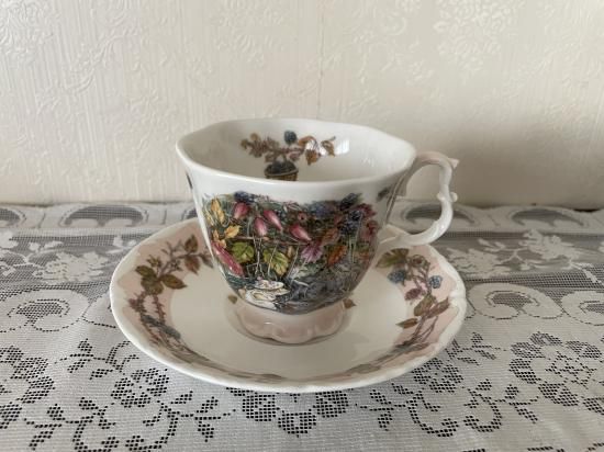 オランダ コーヒカップ＆ソーサー 陶器 ニワトリ 草花 総柄