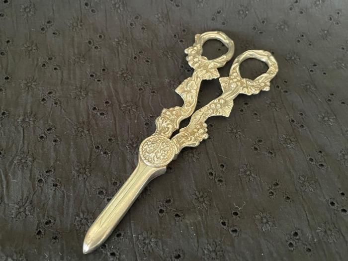 葡萄装飾シルバープレート・グレープシザー - アンティークと薔薇雑貨