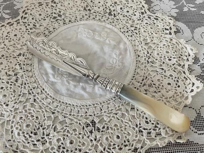 純銀・マザーオブパール バターナイフ - アンティークと薔薇雑貨のお店