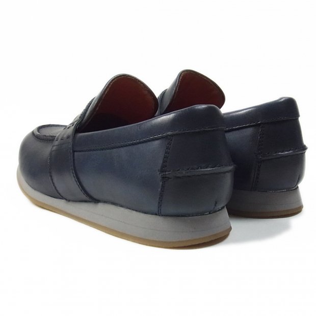 Clarks on sale raharto way