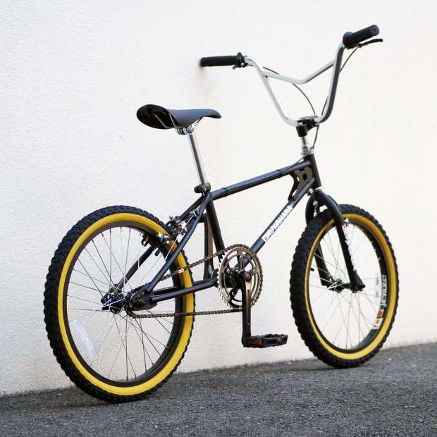 クワハラBMX. 2010年に発売されたプラ WHEELのKZ-01 - 自転車