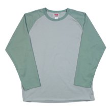 <img class='new_mark_img1' src='https://img.shop-pro.jp/img/new/icons15.gif' style='border:none;display:inline;margin:0px;padding:0px;width:auto;' />THE FABRIC CA RAGLAN TEE -green-