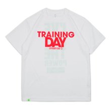 <img class='new_mark_img1' src='https://img.shop-pro.jp/img/new/icons9.gif' style='border:none;display:inline;margin:0px;padding:0px;width:auto;' />O3 RUGBY GAME wear & goods TRAINING DAY dry S/S TEE -white/neonorange-