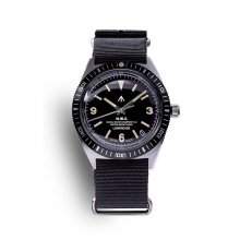 <img class='new_mark_img1' src='https://img.shop-pro.jp/img/new/icons15.gif' style='border:none;display:inline;margin:0px;padding:0px;width:auto;' />Naval Watch Produced By LOWERCASE FRXB002 Quartz NATO Strap -Black Dial-