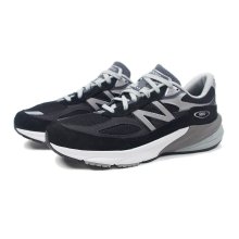 <img class='new_mark_img1' src='https://img.shop-pro.jp/img/new/icons8.gif' style='border:none;display:inline;margin:0px;padding:0px;width:auto;' />New Balance® 990 v6 BK6 Made in USA