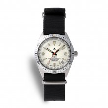 <img class='new_mark_img1' src='https://img.shop-pro.jp/img/new/icons15.gif' style='border:none;display:inline;margin:0px;padding:0px;width:auto;' />Naval Watch Produced By LOWERCASE FRXB014 Quartz NATO Strap -White Dial-