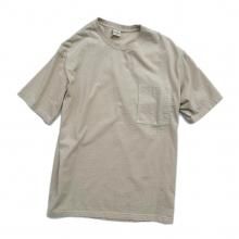 <img class='new_mark_img1' src='https://img.shop-pro.jp/img/new/icons15.gif' style='border:none;display:inline;margin:0px;padding:0px;width:auto;' />THE FABRIC THE POCKET BEST TEE -beige-