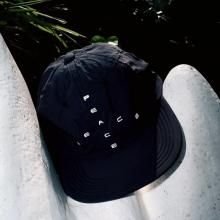 <img class='new_mark_img1' src='https://img.shop-pro.jp/img/new/icons15.gif' style='border:none;display:inline;margin:0px;padding:0px;width:auto;' />GARBAGE SOFT BRIM 6 PANEL CAP (BIG PEACE) -black-