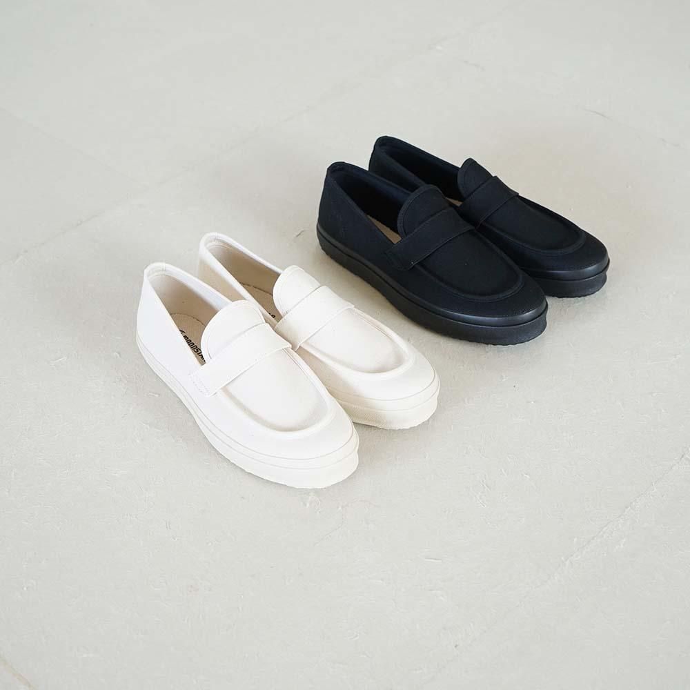 LOAFY<br>NATURAL.BLACK<br>