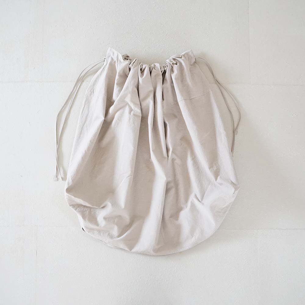 Classic back satin drawstring bag skirt<br>Light beige<br>