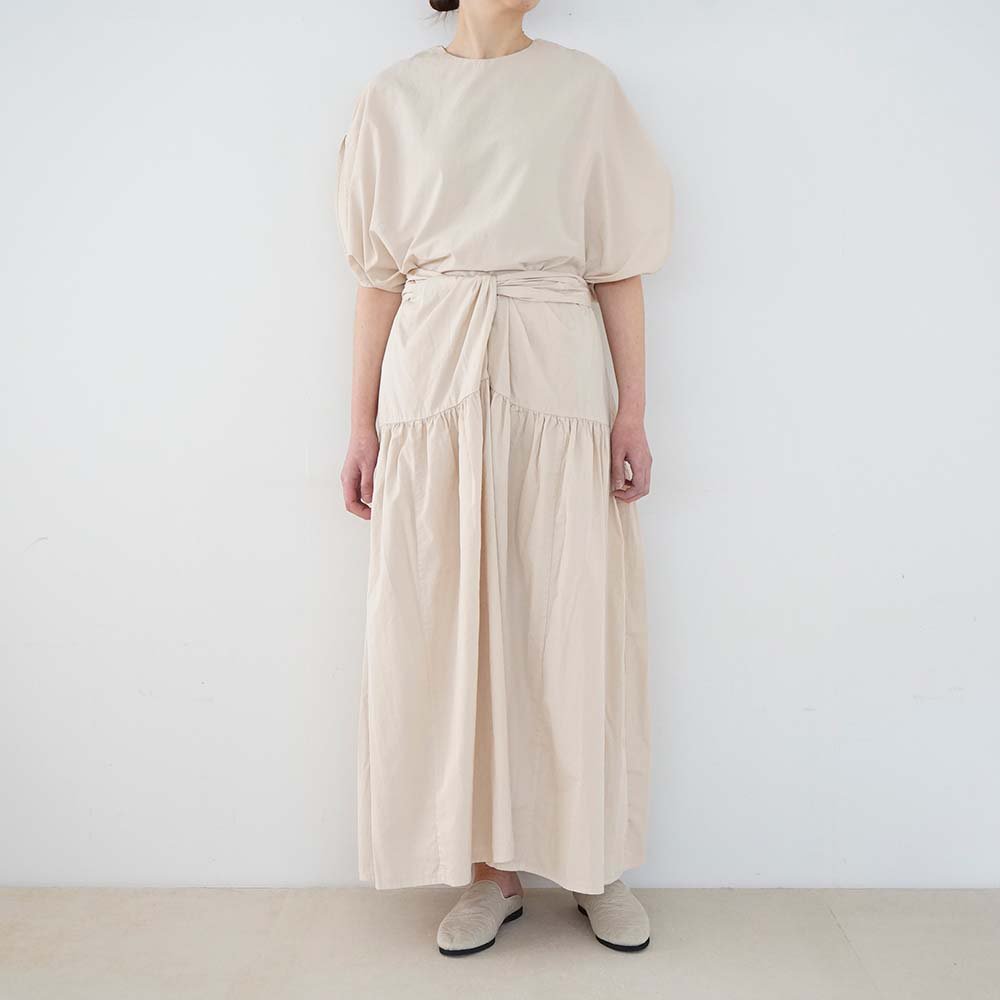 Suvin cotton broadcloth wrapped gather skirt<br>Beeswax<br>