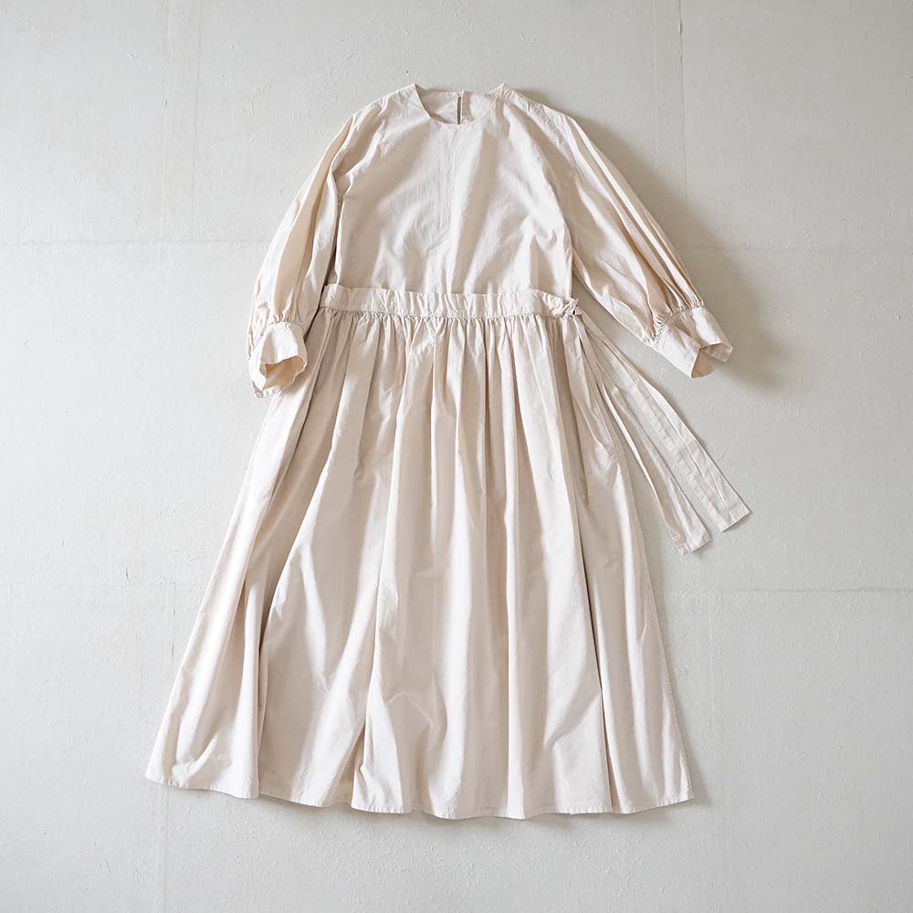 Cotton silk typewriter farmer's dress<br>Beeswax<br>