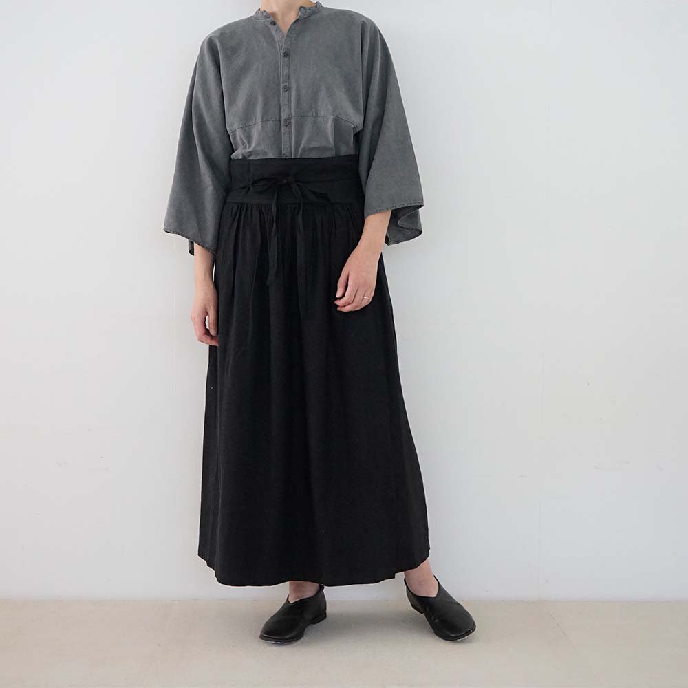 綾織絹麻巻きスカート<br>黒<br>