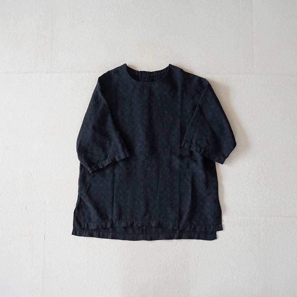 Old floral-patterned linen short sleeve pullover<br>Black<br>