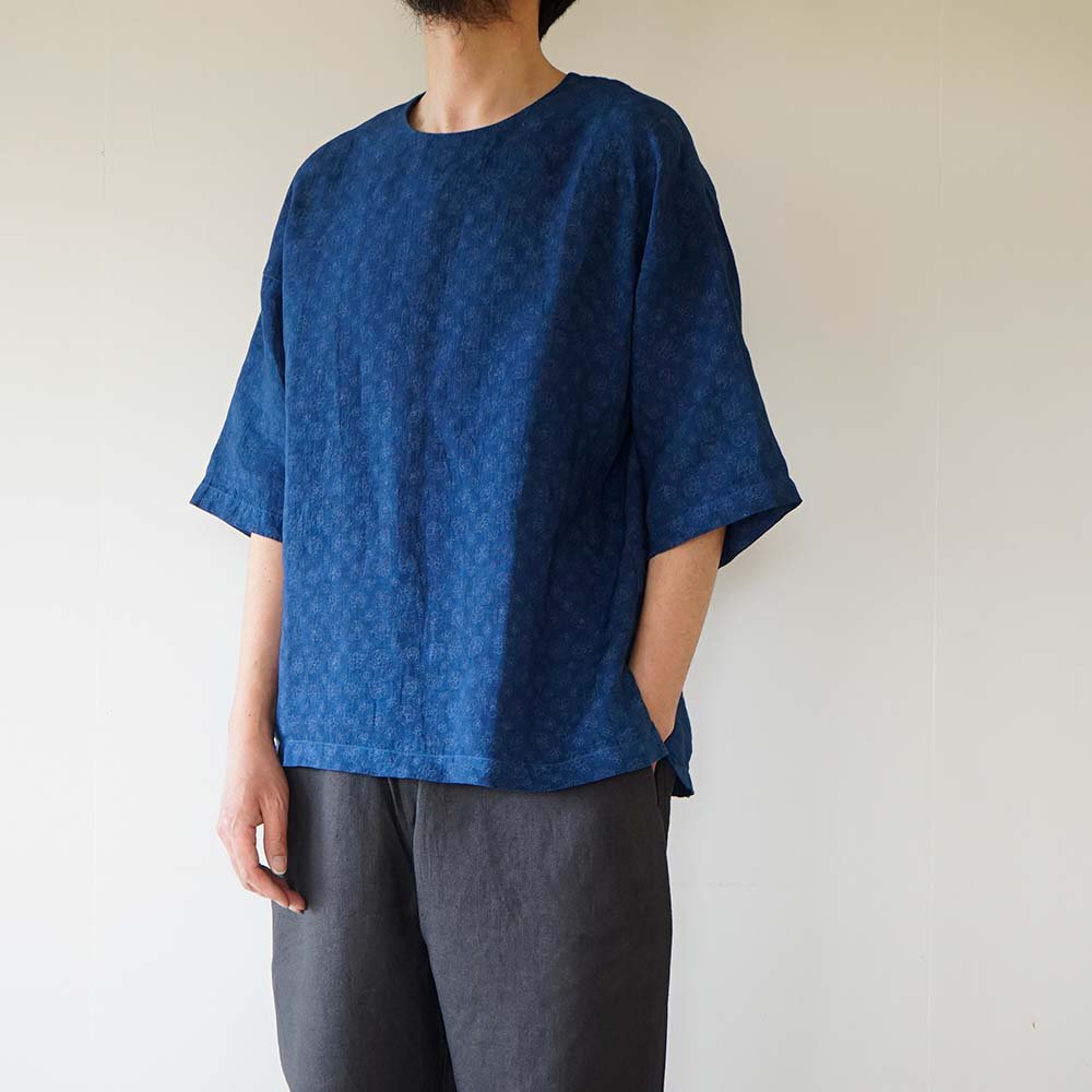 Old floral-patterned linen short sleeve pullover<br>Ryukyu indigo<br>